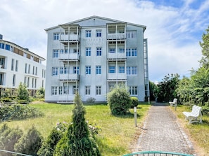 Building, Window, Residential Area, Home, Neighbourhood, Shrub, House, Apartment, Land Lot