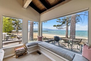Lake views for days from the cozy window nook—your front-row seat to sunrise, sunset, and everything in between