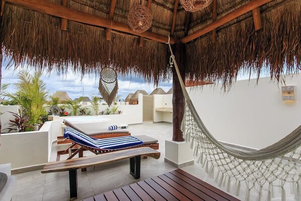 Private Rooftop Terrace with Jacuzzi, Sun Loungers, Hammock & Palapa with Dining Area