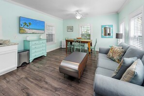OPen concept living/dinng space