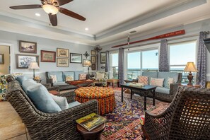 Wahoo living rm 1