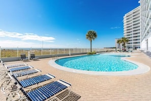 Community Pool- Zero Entry