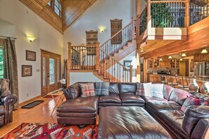Living room with vaulted ceilings and central heat