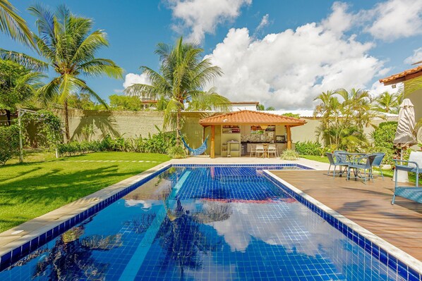 Seating area,Swimming pool