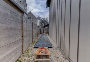 Enjoy some friendly competition with a private cornhole (regulation size) —perfect for relaxing afternoons and fun with family and friends!