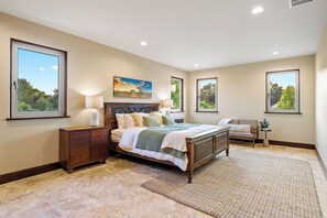 Upstairs guest bedroom