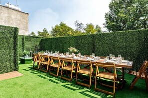 Outdoor dining
