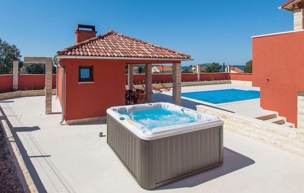pool