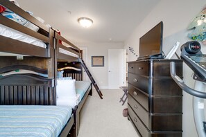 twin bunk room (2)