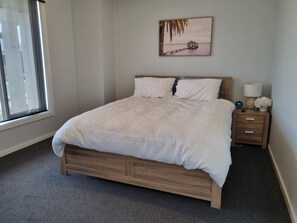 Master Bedroom with Queen size bed