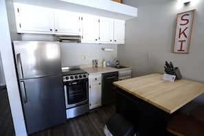 Fully Equiped Kitchen In Condo at the Lodge at Lincoln Station