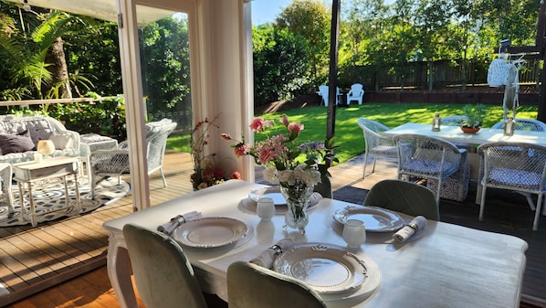 Outdoor dining