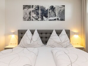 Design Intérieur, Lit, Meubles, Chambre, Literie, Drap De Lit, Sol, Bois, Linge, Pièce