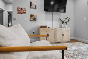 Enjoy lush Comfort while listening to your favorite Vinyl! 
