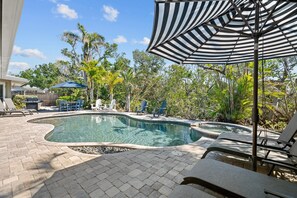 Paradise Pointe heated pool and spa