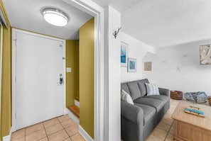 Your private entrance to a comfortable gulf front oasis for the whole family!
