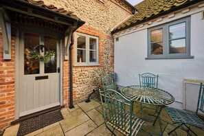 Rock Rose, Holt - Host & Stay