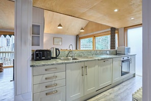 Countess, Wareham - Host & Stay
