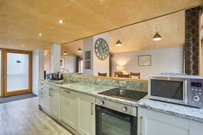 Countess, Wareham - Host & Stay