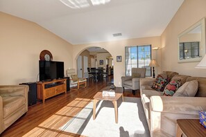 LIVING ROOM REVERSE.jpg mls