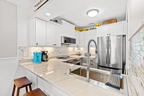 All modern appliances to make meal preparation a breeze.