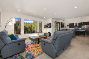 Open plan - view of living room, dining room & kitchen