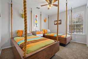 2 Twin Beds with Nightstand & Ceiling Fan
