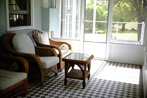 Beautiful screened verandah