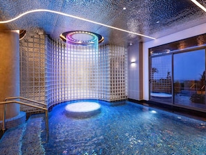 Pool waterfall