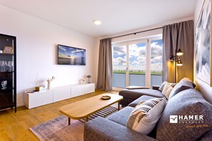 Wohn-/Schlafzimmer mit Seeblick