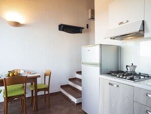 Design Intérieur, Cuisine, Bois, Appareil De Cuisine, Principaux Appliance, Sol, Meubles, Pièce, Comptoir, Sol