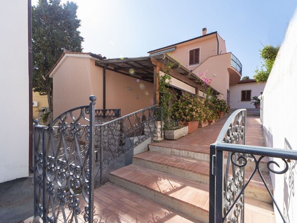 Appartement, Condominium, Ombre, Balcon, Recours, Cour, Hôtel, Campus