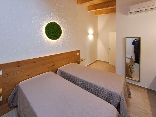 Interior Design, Wand, Flooring, Fussboden, Holz, Decke, Schlafzimmer, Möbel, Bett, Zimmer