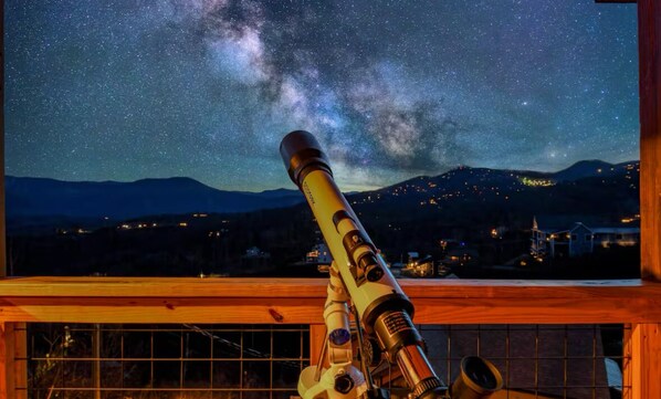 Starry nights are a guarantee in your dream Smoky Mountain experience!