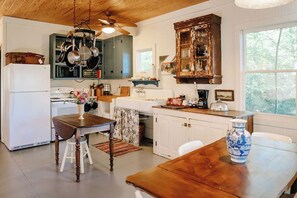 Kitchen/Dining