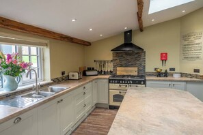 The Farmhouse (2)