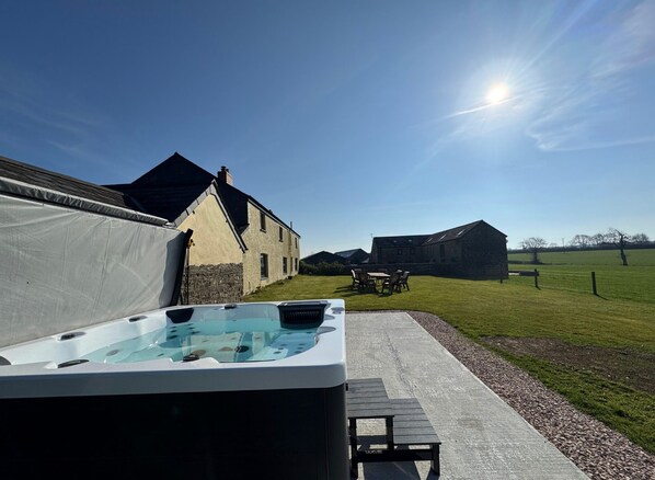 Farmhouse hot tub