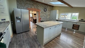 The Farmhouse kitchen (7)