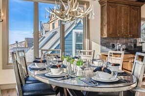 Great Dining Space with Lovely Views!
