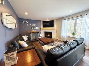 Welcome to Sinca Shores Lake House in Blakeslee, PA. 