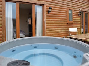 Hot tub | Chairman’s Lodge, Fitling