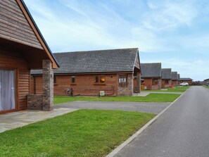 Exterior | Chairman’s Lodge, Fitling