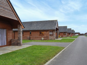 Exterior | Chairman’s Lodge, Fitling