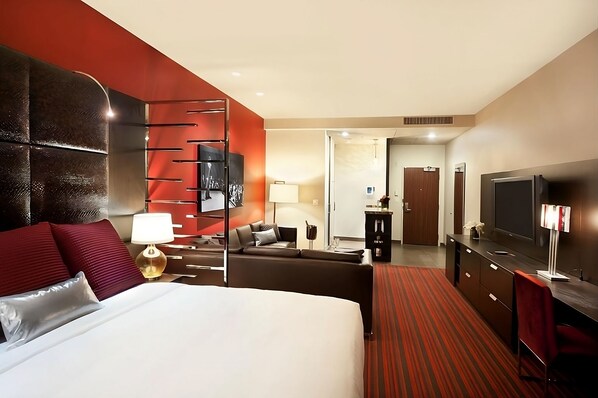 Suite Room. Exact unit will be assigned upon arrival. Views, colors and decor may vary.