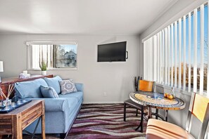 Enjoy meals with Spokane views and soak in the vibrant hustle and bustle around.