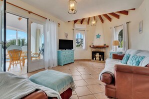 Living room (1)