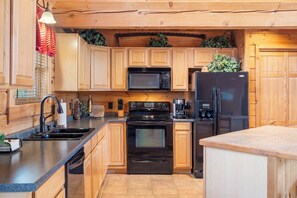 Full Kitchen with Full-Size Appliances