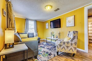 Living Room | Smart TV