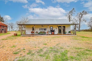 Property Exterior | Single-Story Home | Pond On-Site