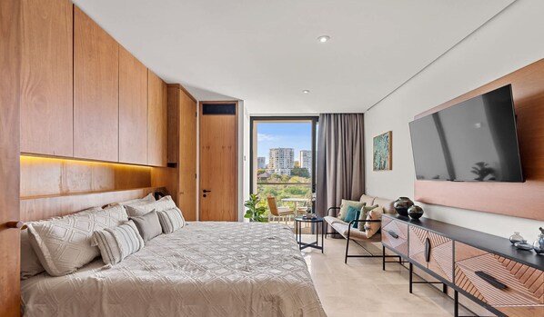 KIng Size Bed (Bedroom)